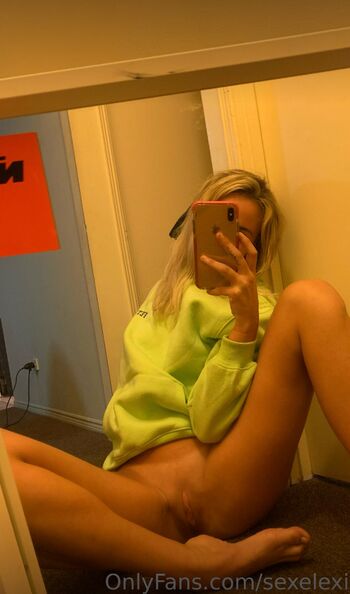 Full leaked Sexelexi private onlyfans photo
