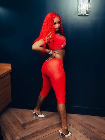Full leaked Sexxy red  page private onlyfans photo