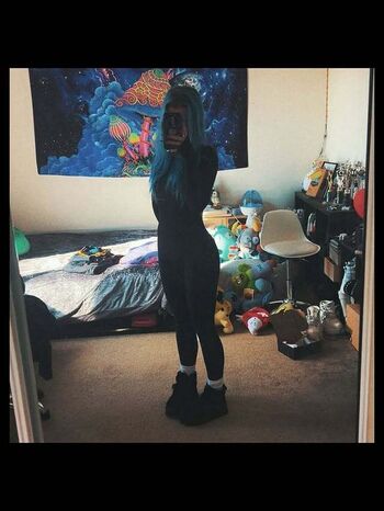 Shae Evans / YEETFEET