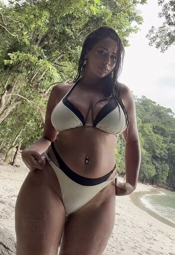 Full leaked Shainaaa private onlyfans photo