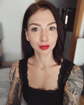 Full leaked Show your girlfriend page private onlyfans photo