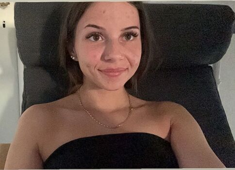 Full leaked Show your girlfriend page private onlyfans photo