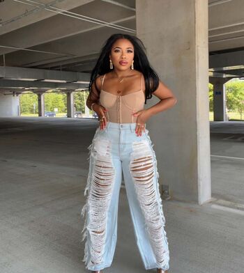 Full leaked Shuntel renay private onlyfans photo