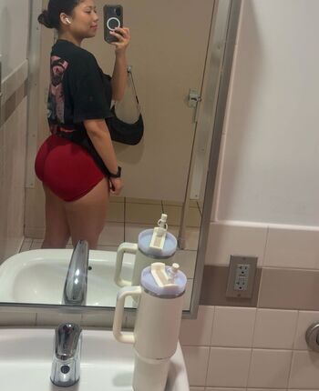 Full leaked Shylalobrutto private onlyfans photo