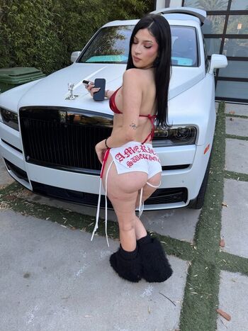 sickgirltati
