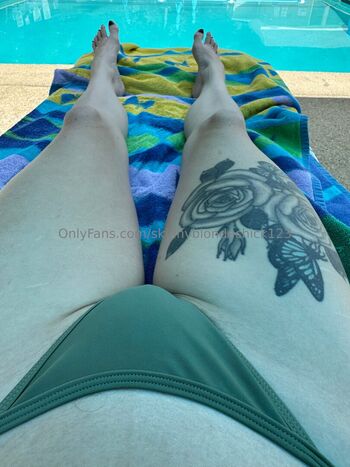 skinnyblondechick123