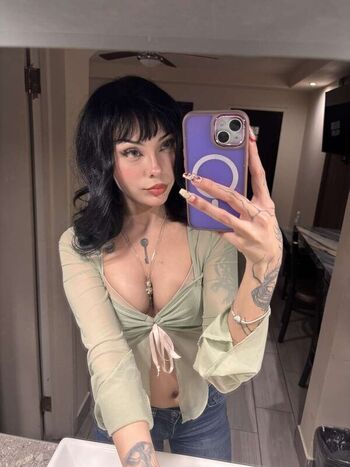 Full leaked Skinnyghostiee private onlyfans photo
