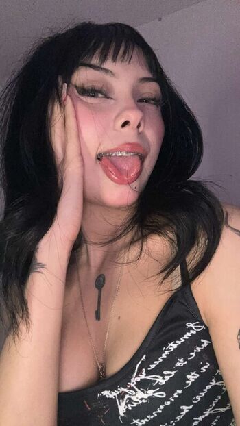 Full leaked Skinnyghostiee private onlyfans photo