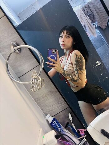 Full leaked Skinnyghostiee private onlyfans photo