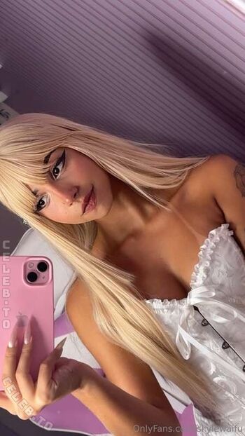 Full leaked Skylewaifu private onlyfans photo