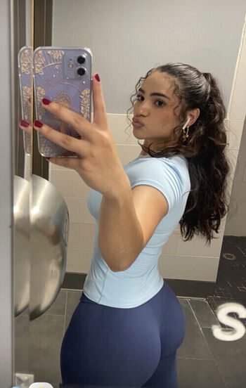 Slim Women With A Big Ass