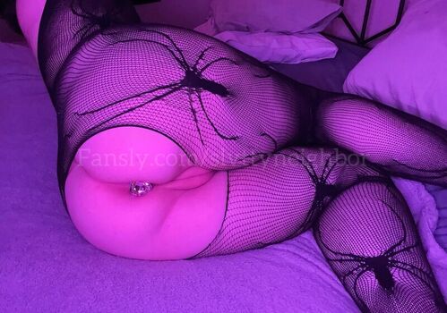 Full leaked Slvttyneighbor private onlyfans photo