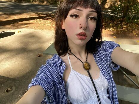 Full leaked Smallwoundedfawn private onlyfans photo