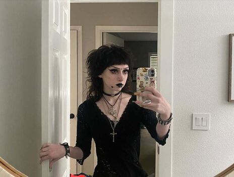 Full leaked Smallwoundedfawn private onlyfans photo