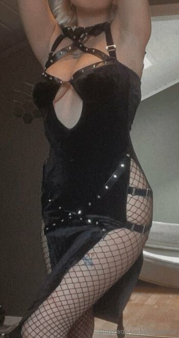 Full leaked Snitchesgetstiches private onlyfans photo