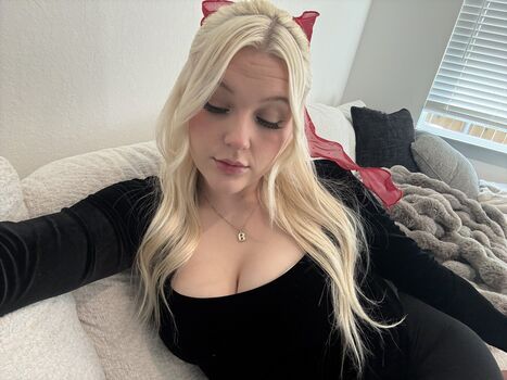 Full leaked Snowbunnybby page private onlyfans photo