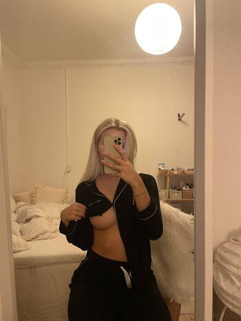 Full leaked Sofie mai private onlyfans photo