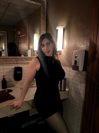 Full leaked Somenes daughter private onlyfans photo