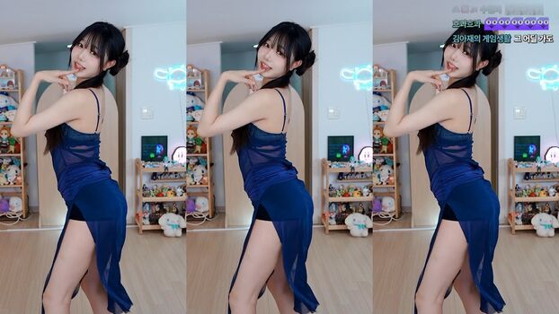 Full leaked Sooflower page private onlyfans photo