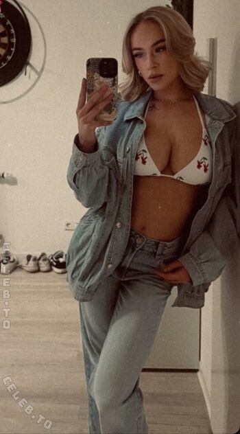 Full leaked Sophie a s private onlyfans photo