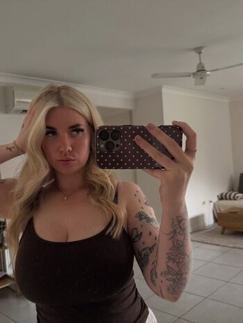 Full leaked Sophie bignell private onlyfans photo