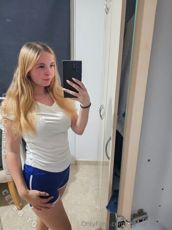 Full leaked Sophie forster private onlyfans photo