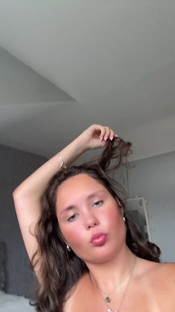 Full leaked Sophie lamont private onlyfans photo
