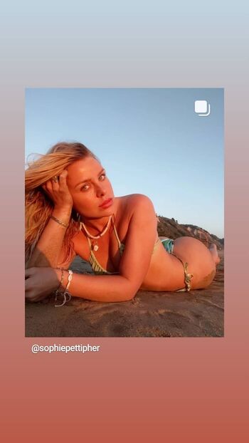Full leaked Sophie pettifer private onlyfans photo