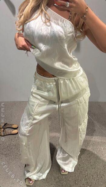 Full leaked Sophie schnur private onlyfans photo