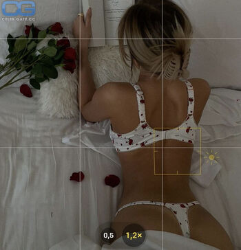 Full leaked Sophie schnur private onlyfans photo
