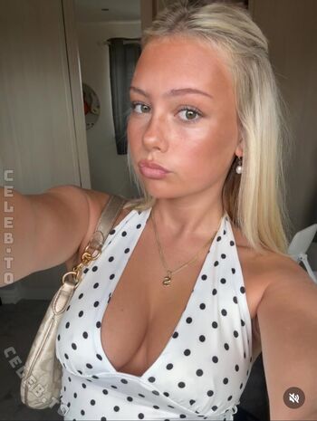 Full leaked Sophie winstanley private onlyfans photo