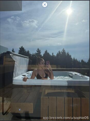 Full leaked Sophie private onlyfans photo