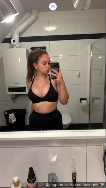 Full leaked Sophie private onlyfans photo