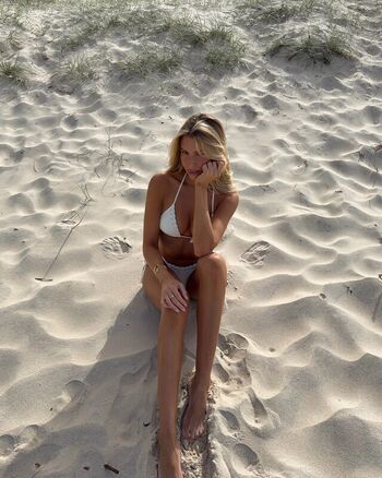 Full leaked Sophiebatzloff private onlyfans photo