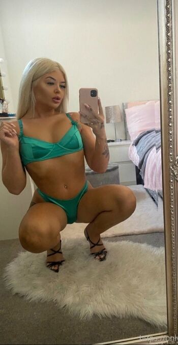 Full leaked Sophieuncensored private onlyfans photo