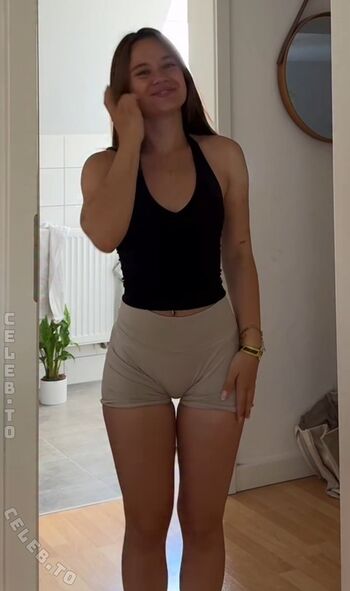 Full leaked Sophiia ugc private onlyfans photo