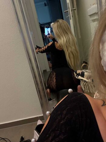 Full leaked Sophioosh  page private onlyfans photo