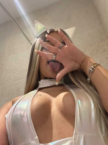Full leaked Sophioosh  page private onlyfans photo