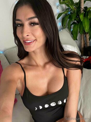 Full leaked Sophisummers private onlyfans photo