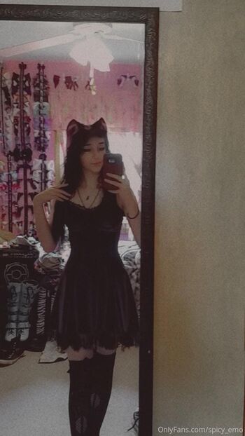 Full leaked Spicy emo private onlyfans photo