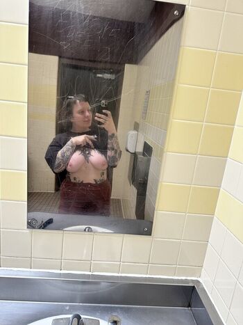 Full leaked Spicyriss private onlyfans photo