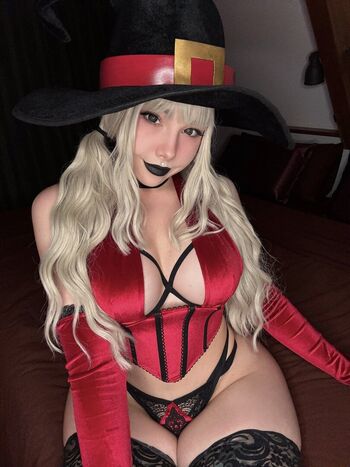 Full leaked Squishywaifu private onlyfans photo