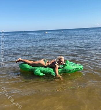 Full leaked Steffi landerer private onlyfans photo