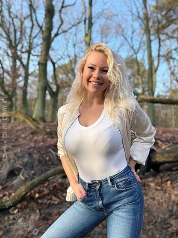 Full leaked Steffi landerer private onlyfans photo