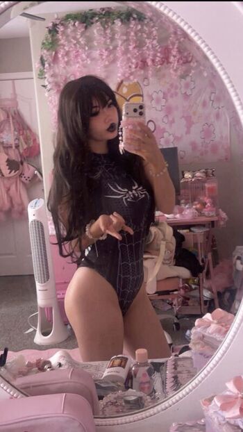 Full leaked Strawbarizz private onlyfans photo