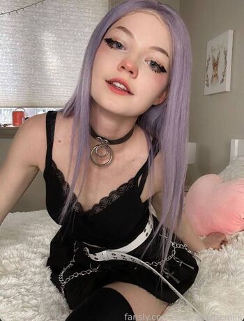 Full leaked Strawbeariemilkk private onlyfans photo