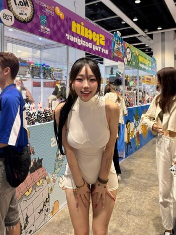 Full leaked Perky mia/ private onlyfans photo