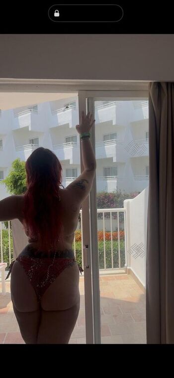 Full leaked Succibitch private onlyfans photo