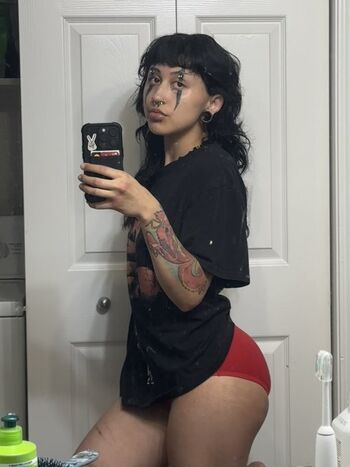 Full leaked Suedmza private onlyfans photo