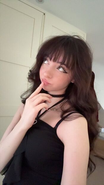 Full leaked Survivingasella private onlyfans photo